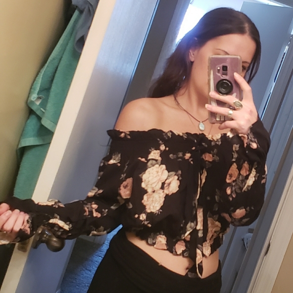 Off Shoulder Top - Picture 3 of 5